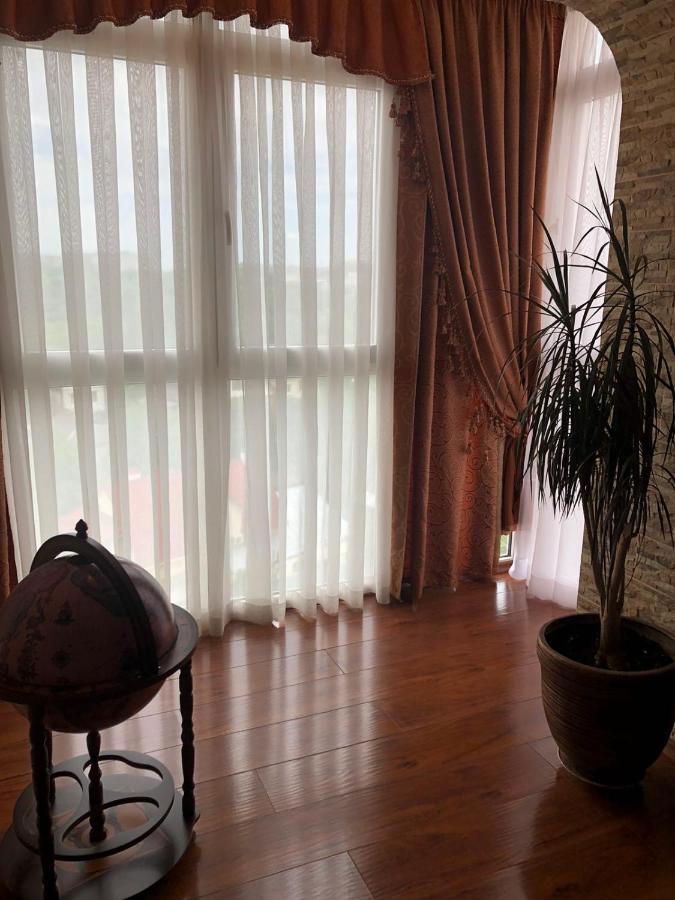 Апартаменти По Сковороди Khmelʼnytsʼkyy Exterior foto